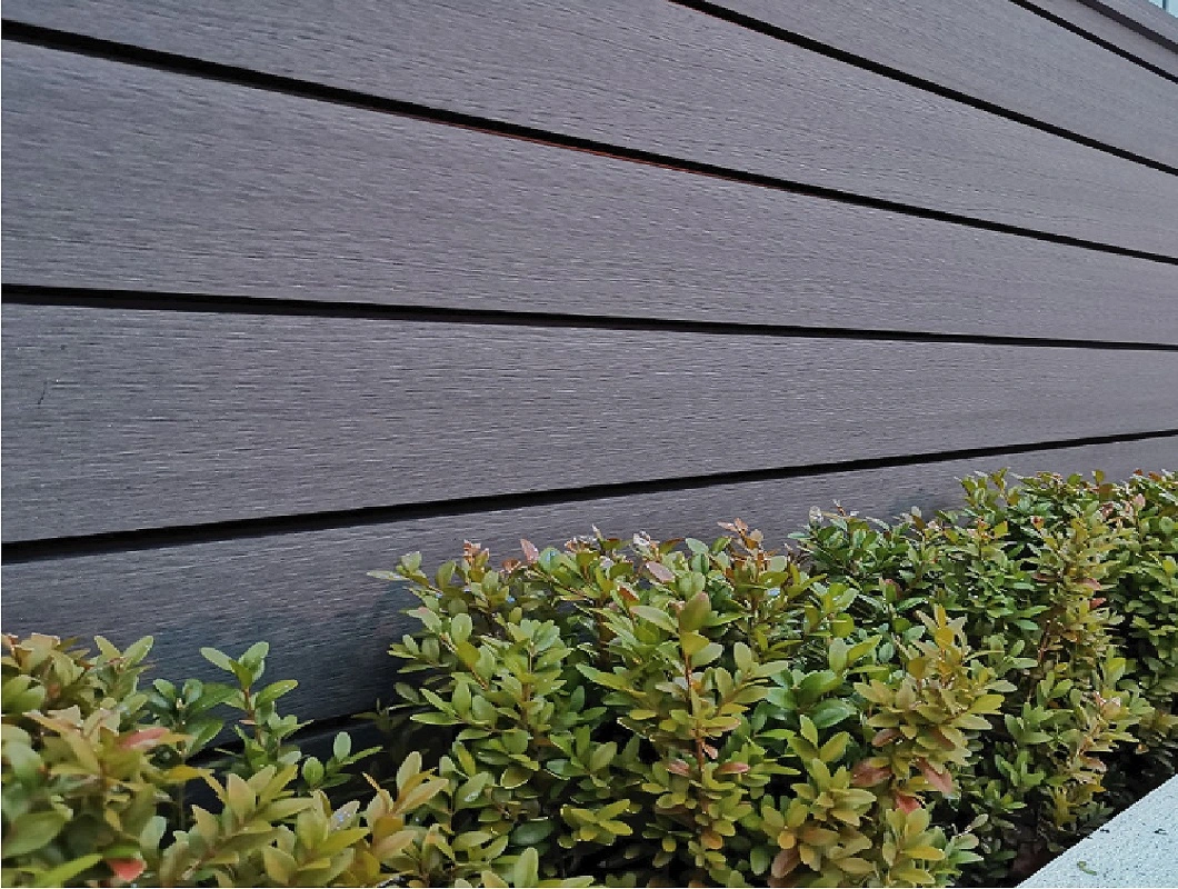 Co-Extrusion PE Caped Waterproof UV-Resistant WPC Wall Panel Outdoor House Decoration Exterior Composite Wood Look Cladding Wall